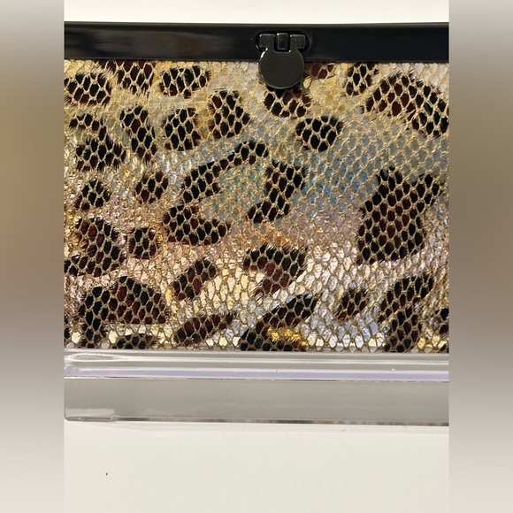 RARE Cach'e Animal Print Faux Leather Snap Lock Clutch Wallet 8x4 CC Holder - Picture 4 of 13